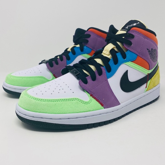 Jordan Women’s 1 Mid SE - Picture 2 of 8